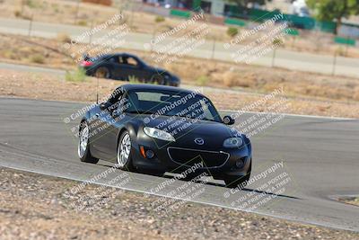 media/Oct-01-2022-Team Topak Racing (Sat) [[f860fb51be]]/2-Inter Low 2/session 1 turn 3/